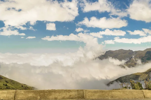 安第斯山脉山区拉塔昆加厄瓜多尔 — 图库照片
