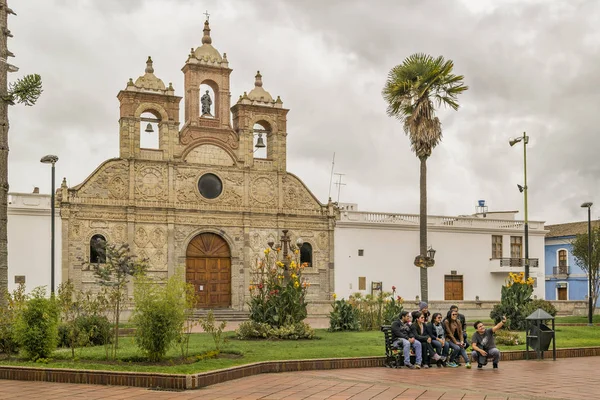 在 Riobamaba，厄瓜多尔的马尔多纳多广场 — 图库照片