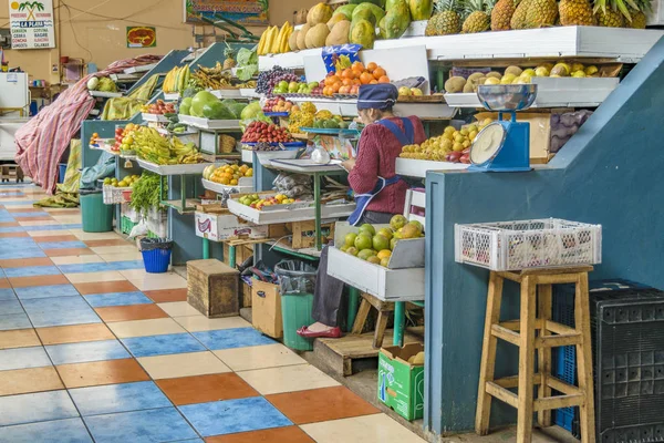 Овощи и фрукты La Merced Market Riobamba Ecuador — стоковое фото