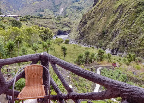 森林景观观从阳台巴诺斯厄瓜多尔 — 图库照片