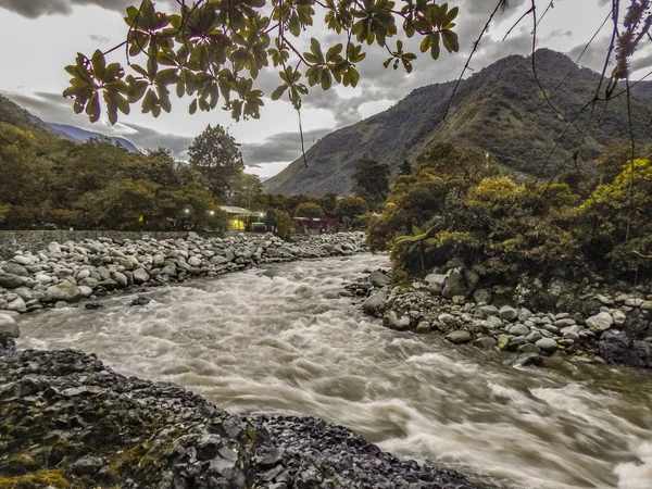 Тропічний ліс краєвид Banos Еквадор — стокове фото
