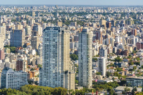 Luchtfoto van het Buenos Aires vanuit venster vliegtuig — Stockfoto