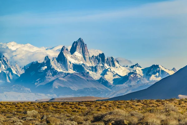 Montagne delle Ande nevose, El Chalten, Argentina — Foto Stock