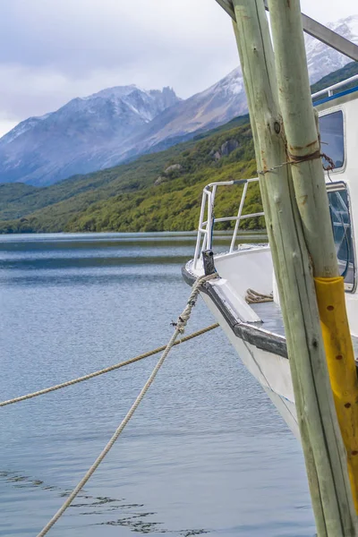 Parked Boat, Lago del Desierto, Patagonia -アルゼンチン — ストック写真