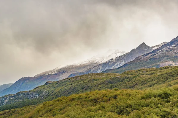 Snowy gór w Patagonii - Argentyna — Zdjęcie stockowe