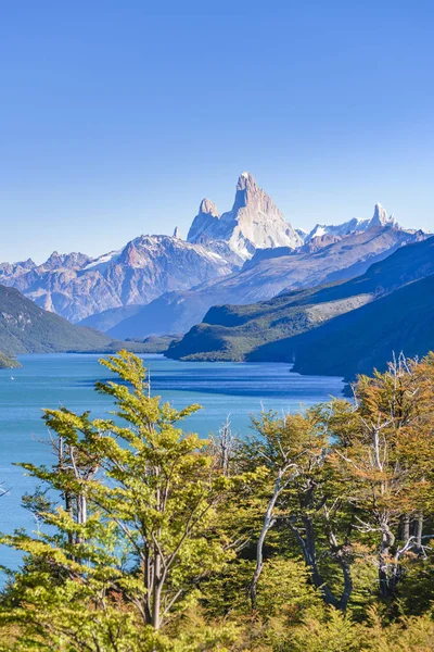 Fitz Roy i Poincenot góry jezioro Zobacz Argentin - Patagonia - — Zdjęcie stockowe