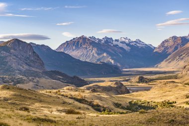 Çayır ve Mountinas. Patagonia, Arjantin