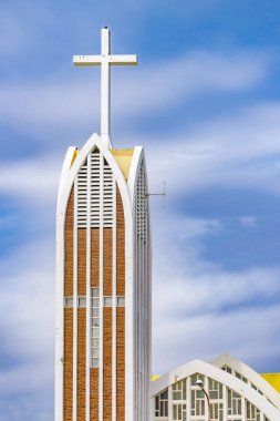 Modern kilise binası dış görünüm