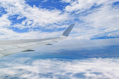 Pencere Düzleminden Cloudscape Görünümü