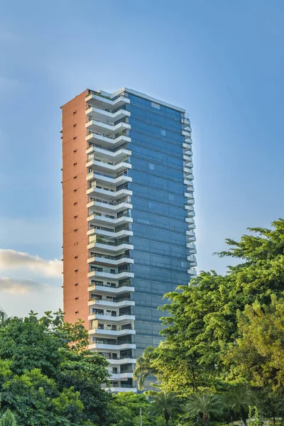 Moderno edificio de apartamentos, Guayaquil, Ecuador — Foto de Stock