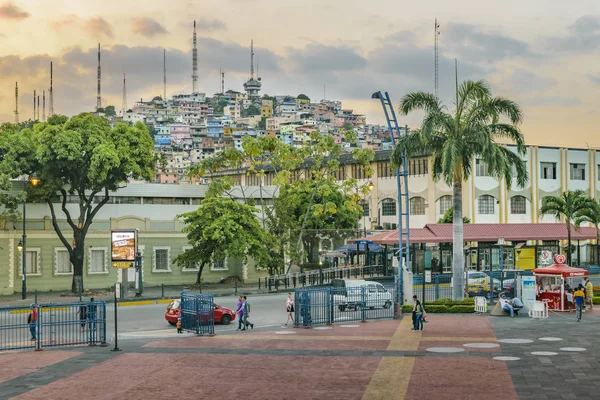 Malecón y Cerro Santa Ana, Guayaquil, Ecuador —  Fotos de Stock