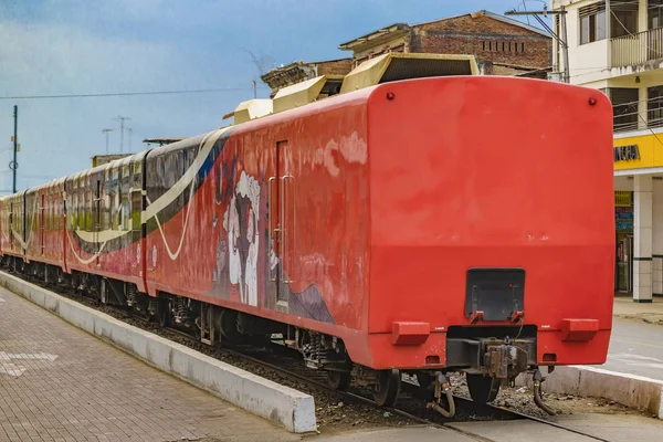 Kleine oude trein geparkeerd, Guayas, Ecuador — Stockfoto