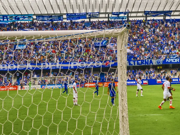 Partido de fútbol en el Estadio George Capwell, Guayaquil, Ecuador — Foto de Stock