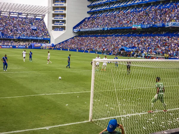 George Capwell Stadyumu'nda, Guayaquil, Ekvator futbol maçı