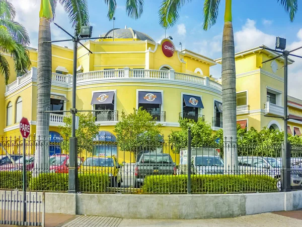 Elegante Centro Comercial Fachada, Guayaquil, Ecuador —  Fotos de Stock