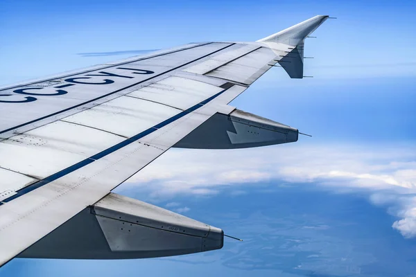 Letecká krajina scéna z okna letadla — Stock fotografie