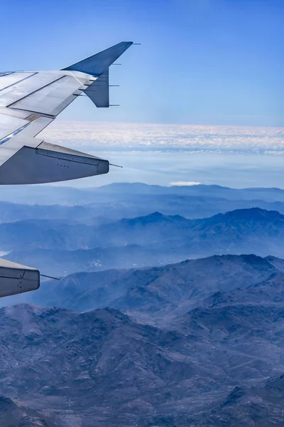 Letecká krajina scéna z okna letadla — Stock fotografie