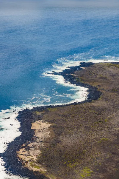 Galapagos Adası sahil havadan görünümü — Stok fotoğraf