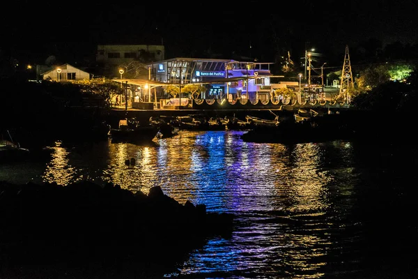 Galapagos Adaları, Ekvador, kıyı gece çekimi