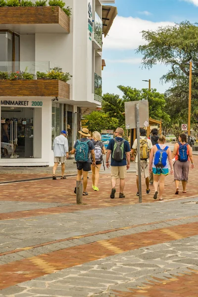 Promenade touristique à San Cristobal Street, Galapagos, Équateur — Photo