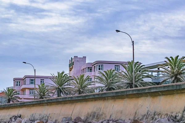 老风格海滨酒店，蒙得维的亚乌拉圭 — 图库照片