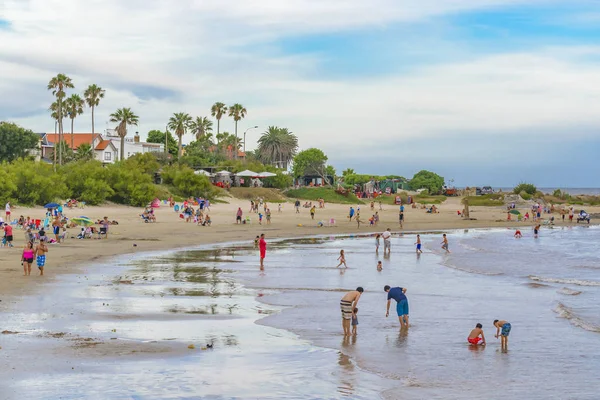 Praia lotada, Montevidéu, Uruguai — Fotografia de Stock