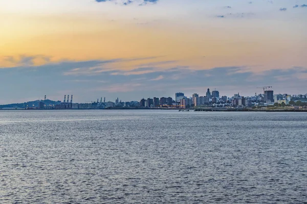 Escena del paisaje urbano de Montevideo, Uruguay — Foto de Stock