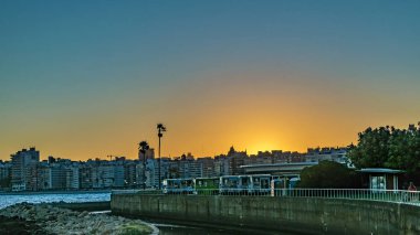 Montevideo Cityscape günbatımı zaman