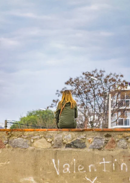 Boardwalk adlı genç kadın