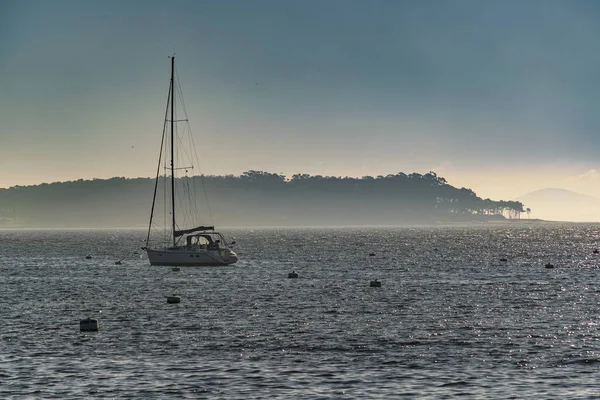 Segelbåt på Atlanten, Punta del Este, Uruguay — Stockfoto