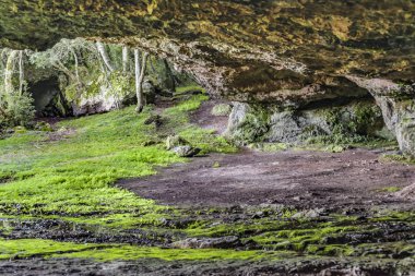 Kayalık mağaranın arka plan