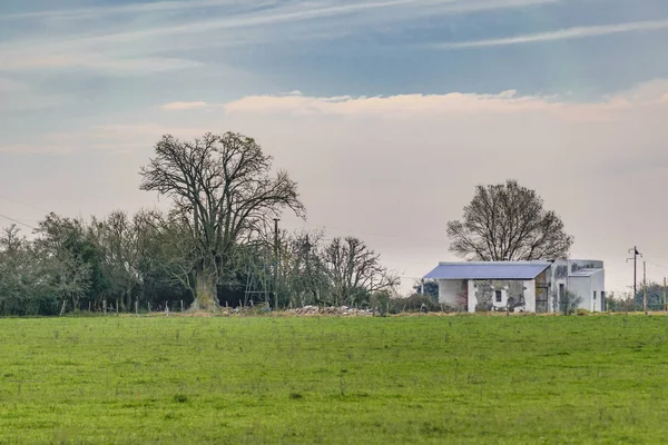 Lantligt hus landskap scen, Uruguay — Stockfoto