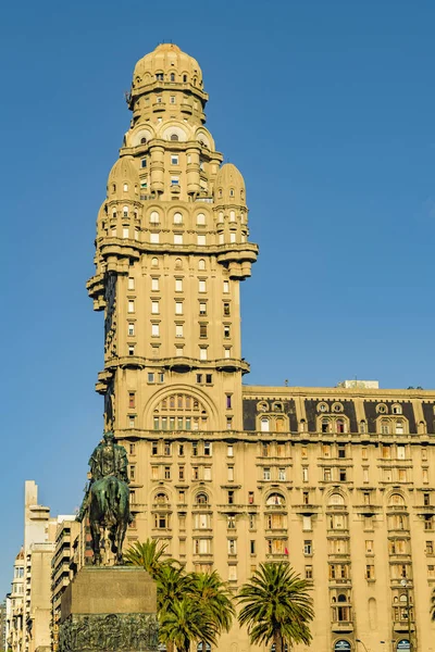 Palacio de Salvo, Montevideo, Uruguay — Foto de Stock