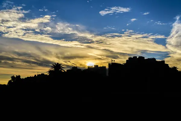 Scena del paesaggio della silhouette del tramonto — Foto Stock