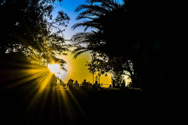 Atardecer silueta paisaje escena — Foto de Stock