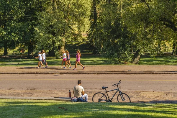 People à Park, Montevideo, Uruguay — Photo