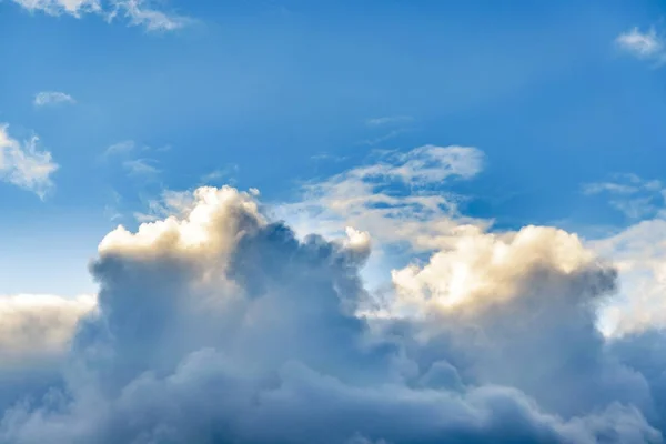 云层和天空背景 — 图库照片