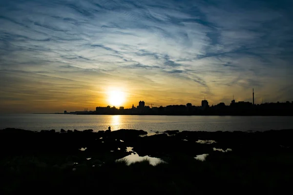Scena del tramonto Cityscape, Montevideo, Uruguay — Foto Stock