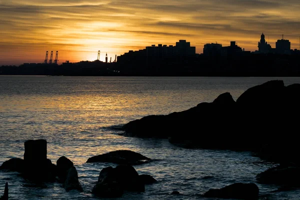 Cityscape Sunset Scene, Montevideo, Uruguay — Stock Photo, Image