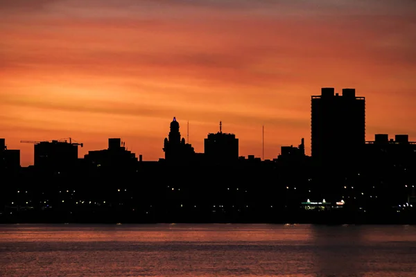 Cityscape Sunset Scene, Montevideo, Uruguai — Fotografia de Stock