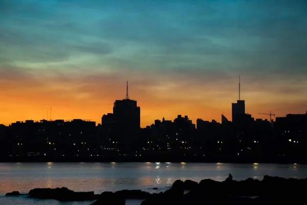 Scena del tramonto Cityscape, Montevideo, Uruguay — Foto Stock