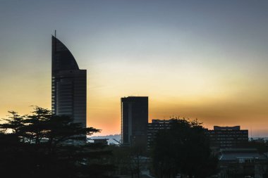 Montevideo Cityscape günbatımı siluet sahne