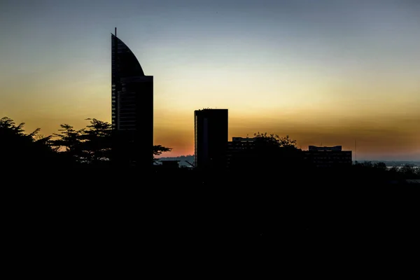 Montevideo Cityscape zonsondergang silhouet scène — Stockfoto