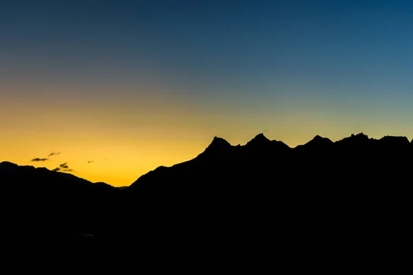カスティージョ丘アンデス山のシルエット — ストック写真