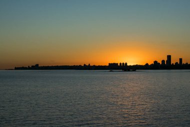 Gün batımı Cityscape sahne, Montevideo, Uruguay