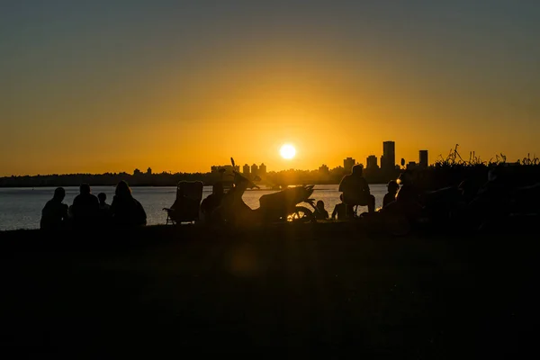 Coucher de soleil Paysage urbain Scène, Montevideo, Uruguay — Photo