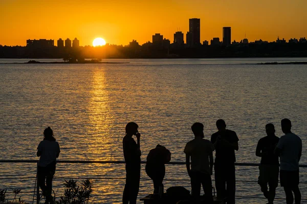 Solnedgången stadsbilden scen, Montevideo, Uruguay — Stockfoto