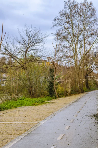 Lege Tiber stoep Rome, Italië — Stockfoto