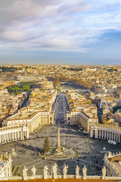 Vista aérea de Roma do miradouro da Basílica de São Pedro — Fotografia de Stock