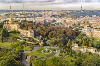 Saint Peter Bazilikası'na bakış açısı, Vatikan bahçeleri havadan görünümü